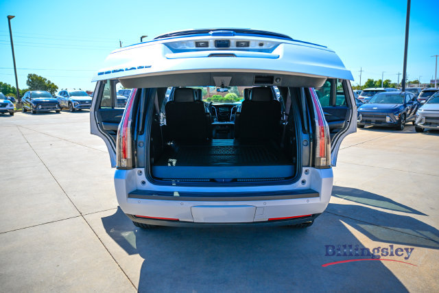 Used 2017 Cadillac Escalade Platinum AWD/4WD image 17