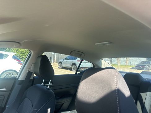 Used 2021 Nissan Altima 2.5 SV image 10