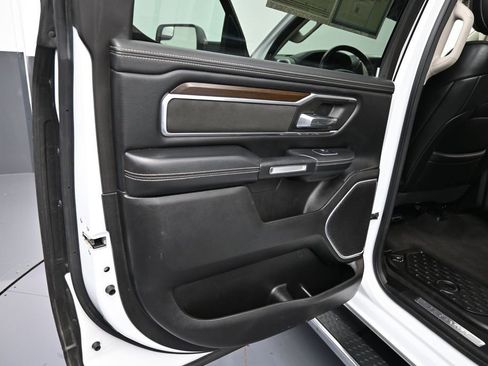 Used 2022 RAM 1500 Laramie AWD/4WD image 11