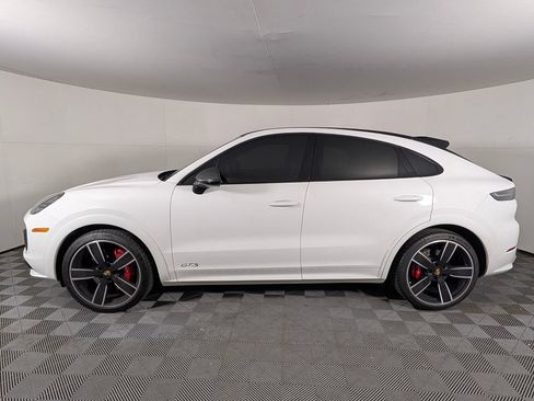 Used 2023 Porsche Cayenne GTS AWD/4WD image 2