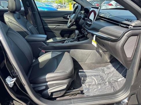 Certified 2024 Jeep Compass Limited w/ High Altitude Package image 14