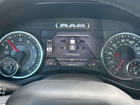 Used 2025 RAM 1500 Big Horn RWD image 32