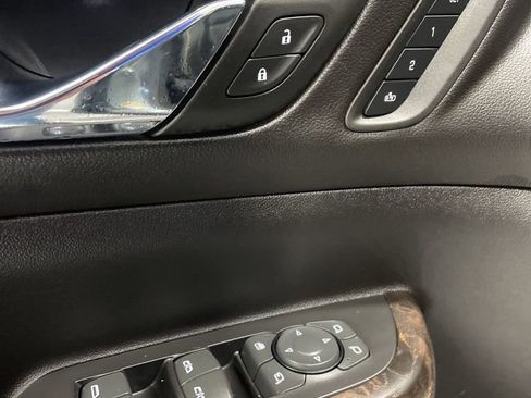 Used 2023 GMC Acadia Denali image 16