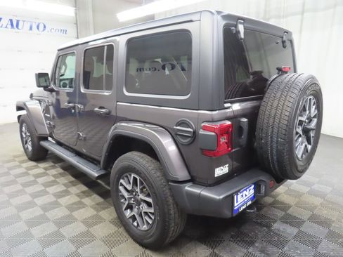 Used 2024 Jeep Wrangler Unlimited Sahara w/ Technology Group AWD/4WD image 7