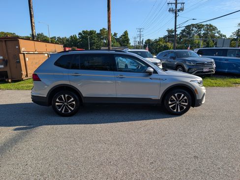 Used 2024 Volkswagen Tiguan S FWD image 2