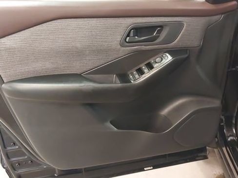 Used 2023 Nissan Rogue S AWD/4WD image 26