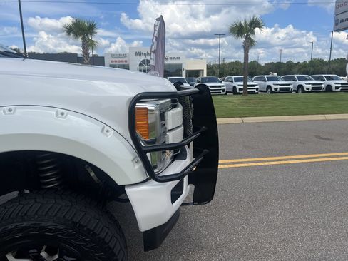 Used 2019 Ford F250 Lariat w/ Lariat Ultimate Package AWD/4WD image 3