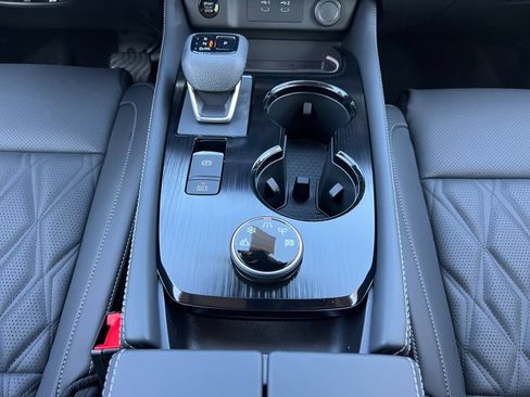 New 2026 Nissan Rogue Platinum w/ Platinum Premium Package AWD/4WD image 9
