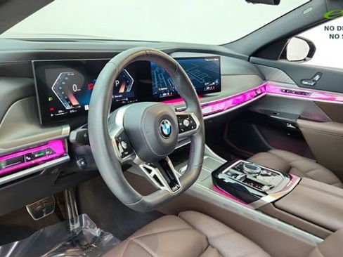 Used 2023 BMW 740i w/ Parking Assistance Package RWD image 18