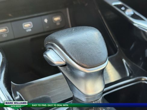 Used 2023 Kia Sorento SX image 19