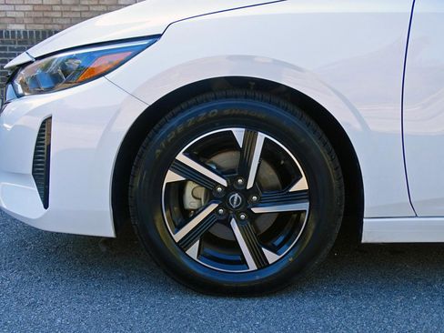 Used 2024 Nissan Sentra SV image 11