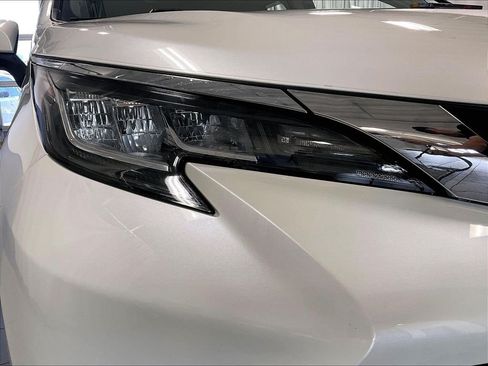 Used 2021 Toyota Sienna XLE w/ XLE Plus Package AWD/4WD image 34