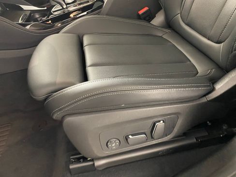 Certified 2024 BMW X4 M40i w/ Premium Package image 12