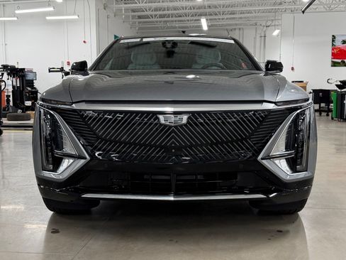 Certified 2024 Cadillac Lyriq Luxury RWD image 6