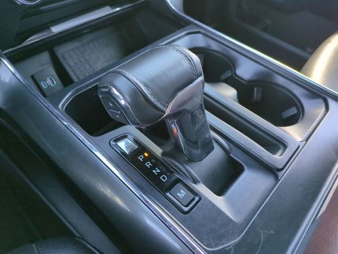 Used 2022 Ford F150 Lariat w/ Equipment Group 502A High image 12