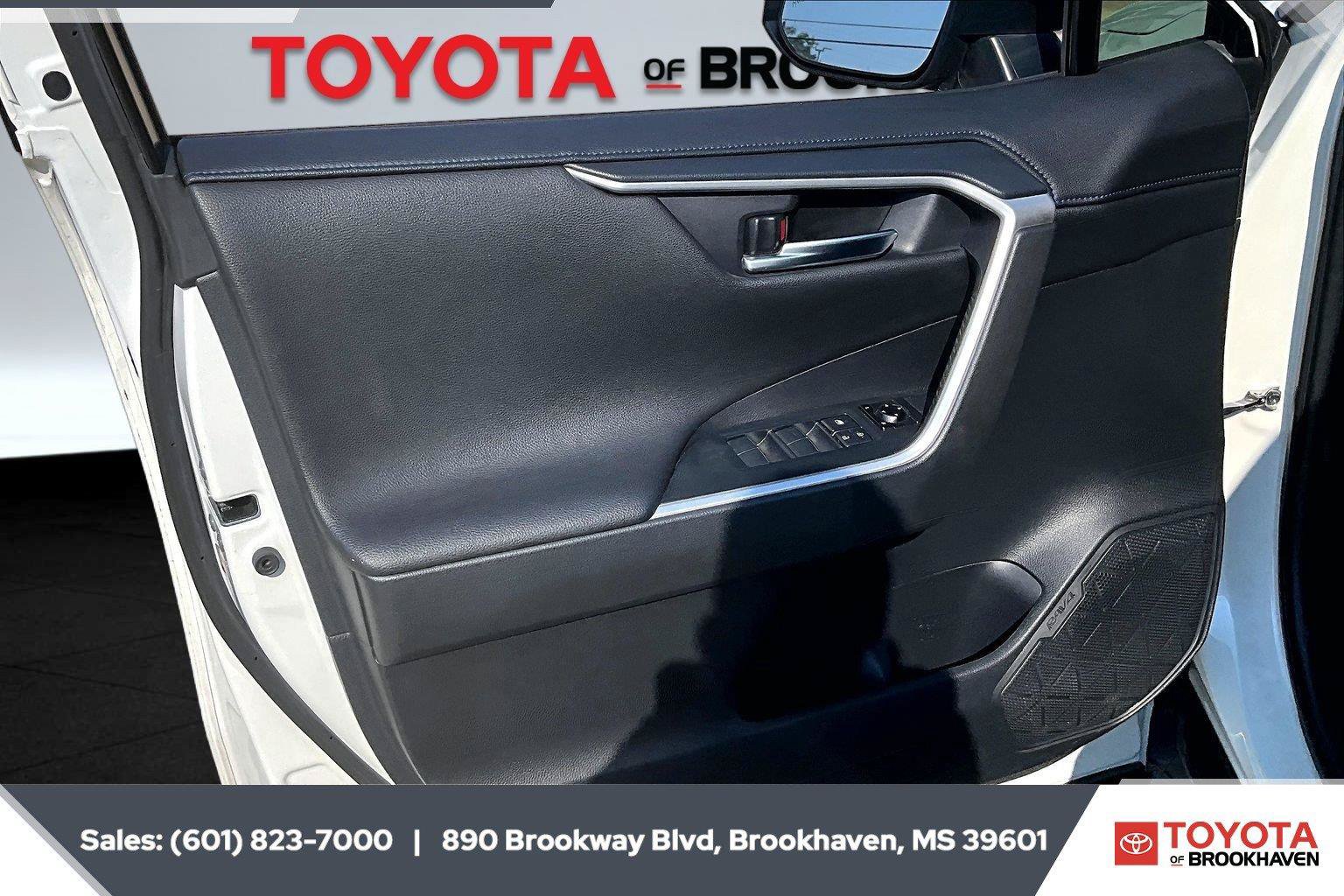 Used 2020 Toyota RAV4 XSE AWD/4WD image 17