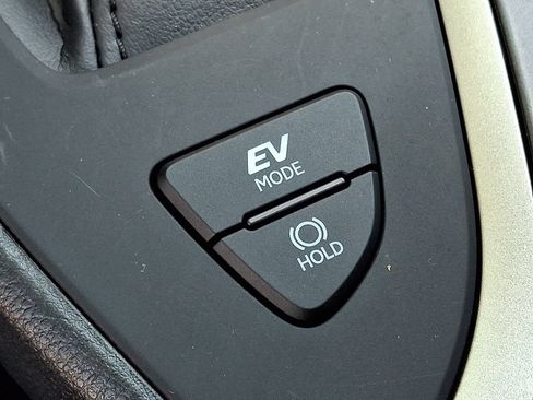Used 2024 Lexus UX 250h AWD w/ Premium Package image 29