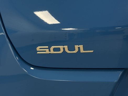 Used 2024 Kia Soul S FWD image 26