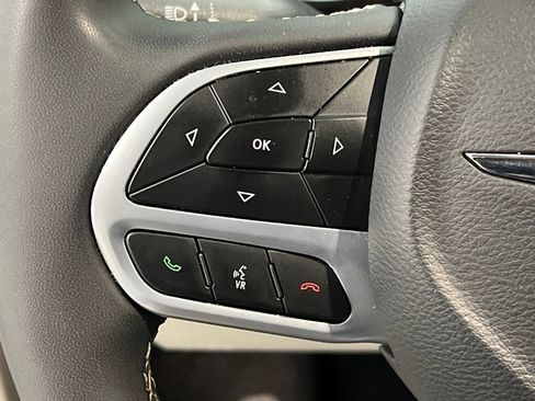 Used 2024 Chrysler Pacifica Limited FWD image 60