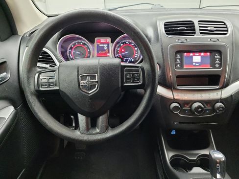 Used 2019 Dodge Journey SE FWD image 22