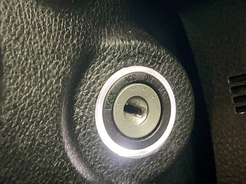 Used 2018 Toyota Tacoma SR image 24