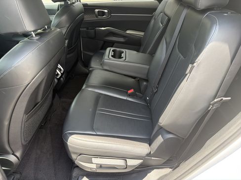 Used 2024 Kia Sorento S AWD/4WD image 31