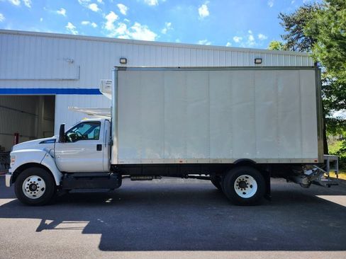 Used 2023 Ford F650 2WD Regular Cab Super Duty image 2