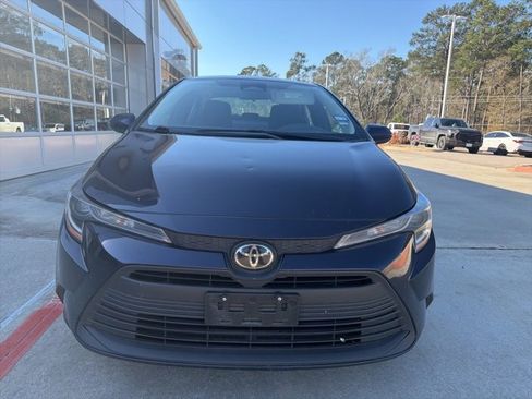 Used 2023 Toyota Corolla LE image 2