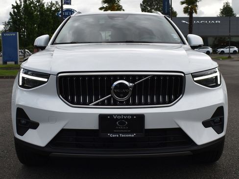 Certified 2024 Volvo XC40 B5 Ultimate w/ Protection Package Premier image 11