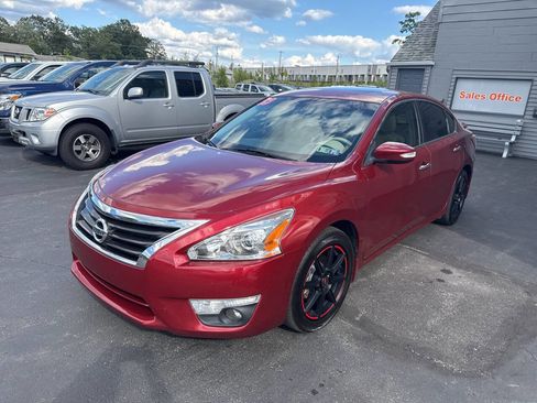 Used 2013 Nissan Altima 2.5 SL w/ Technology Pkg image 3