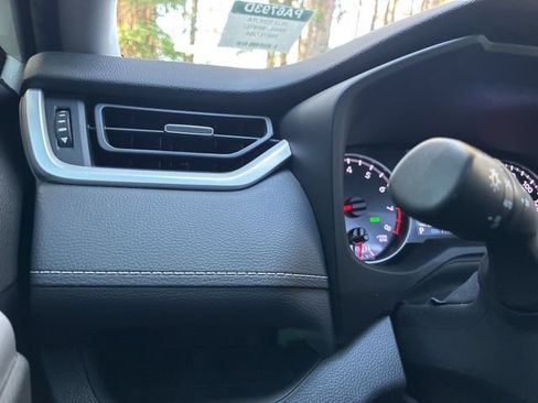 Used 2022 Toyota RAV4 XLE Premium FWD image 27