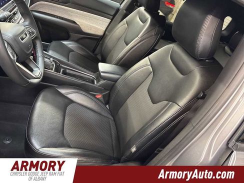 Used 2024 Jeep Compass Latitude image 12