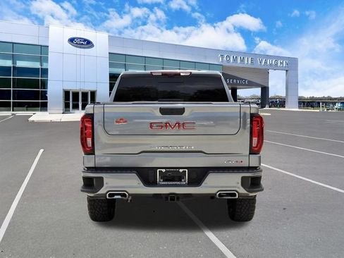 Used 2024 GMC Sierra 1500 AT4 w/ Technology Package AWD/4WD image 3