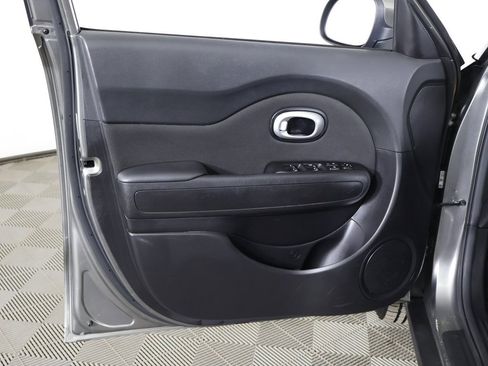Used 2018 Kia Soul image 17