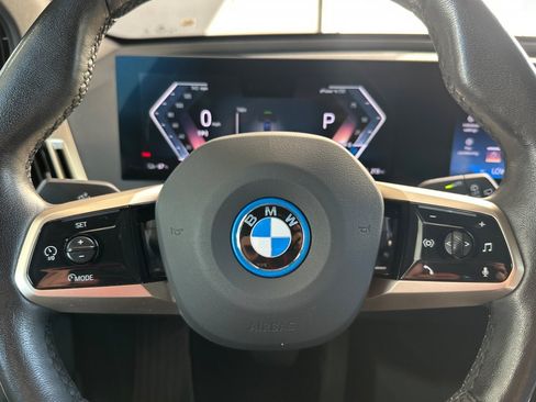 Used 2024 BMW iX xDrive50 w/ Sport Package AWD/4WD image 31
