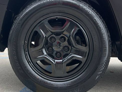 Used 2015 Jeep Renegade Sport w/ Power & Air Group image 38