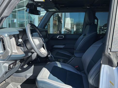 Used 2023 Ford Bronco Outer Banks image 8