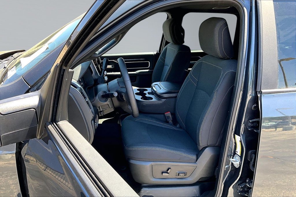 Certified 2025 RAM 2500 Big Horn AWD/4WD image 3