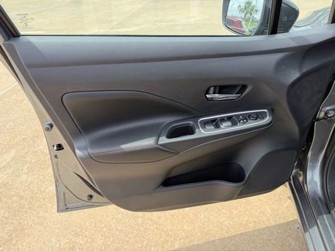 Used 2025 Nissan Versa SR w/ Trunk Package FWD image 12