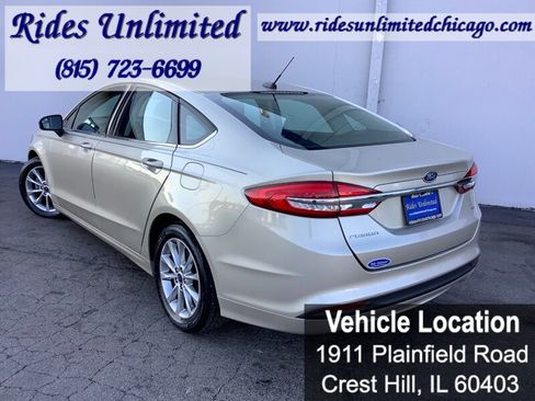 Used 2017 Ford Fusion SE FWD image 30