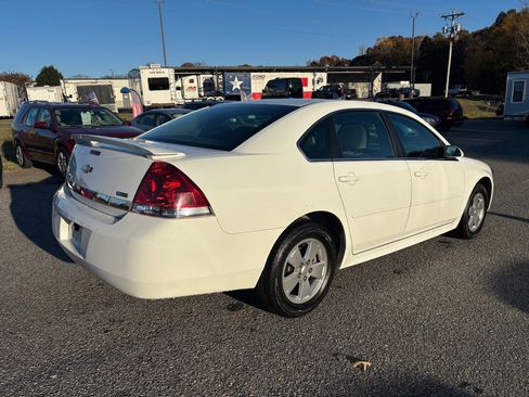 Used 2011 Chevrolet Impala LT FWD image 7