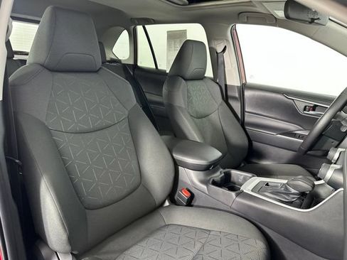 Certified 2022 Toyota RAV4 XLE w/ Convenience Package AWD/4WD image 28