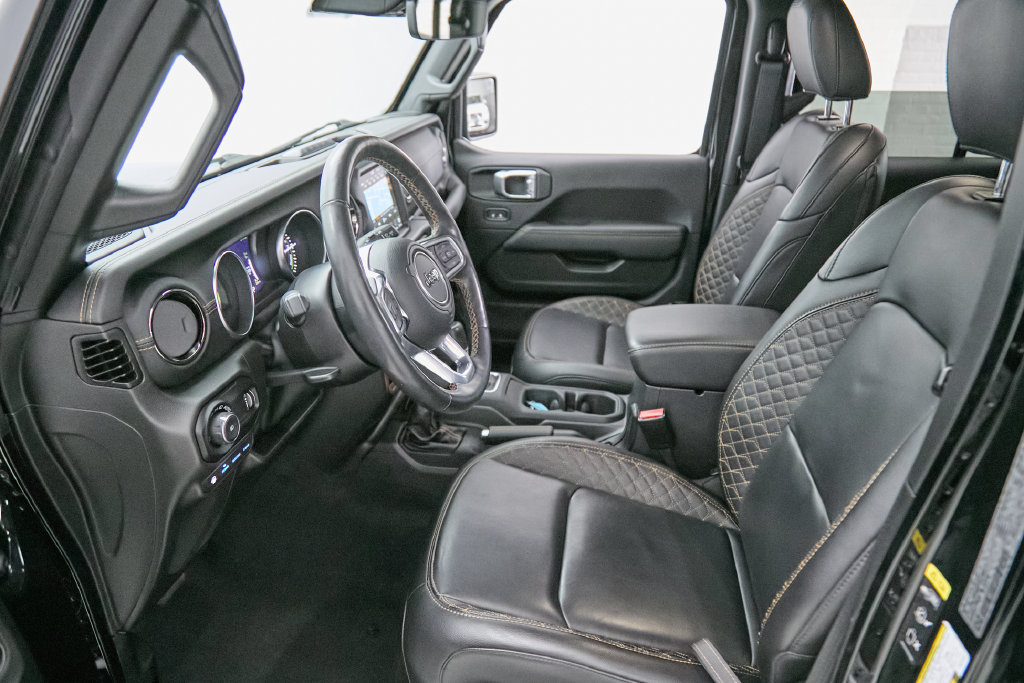 Used 2023 Jeep Wrangler Unlimited Sahara AWD/4WD image 26