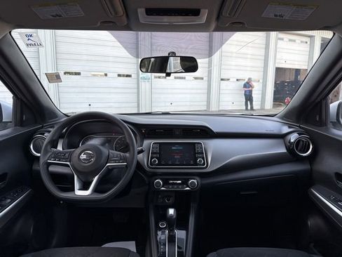 Used 2019 Nissan Kicks SV FWD image 19