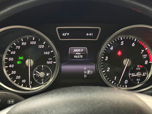 Used 2014 Mercedes-Benz GL 450 4MATIC w/ Lane Tracking Package image 34