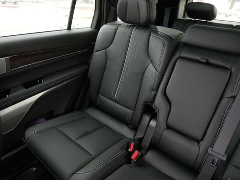 New 2026 Cadillac Vistiq Luxury image 10