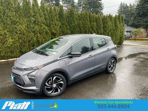 Used 2022 Chevrolet Bolt LT w/ Infotainment Package image 3