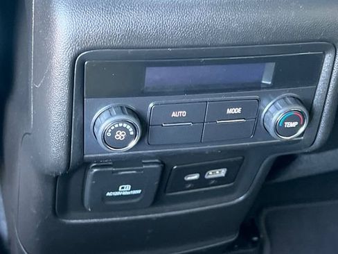 Used 2023 GMC Acadia SLT image 14