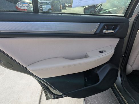 Used 2018 Subaru Outback 2.5i Premium AWD/4WD image 26