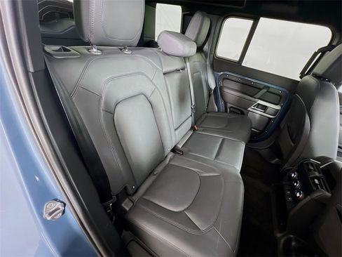 Used 2024 Land Rover Defender 110 S image 29